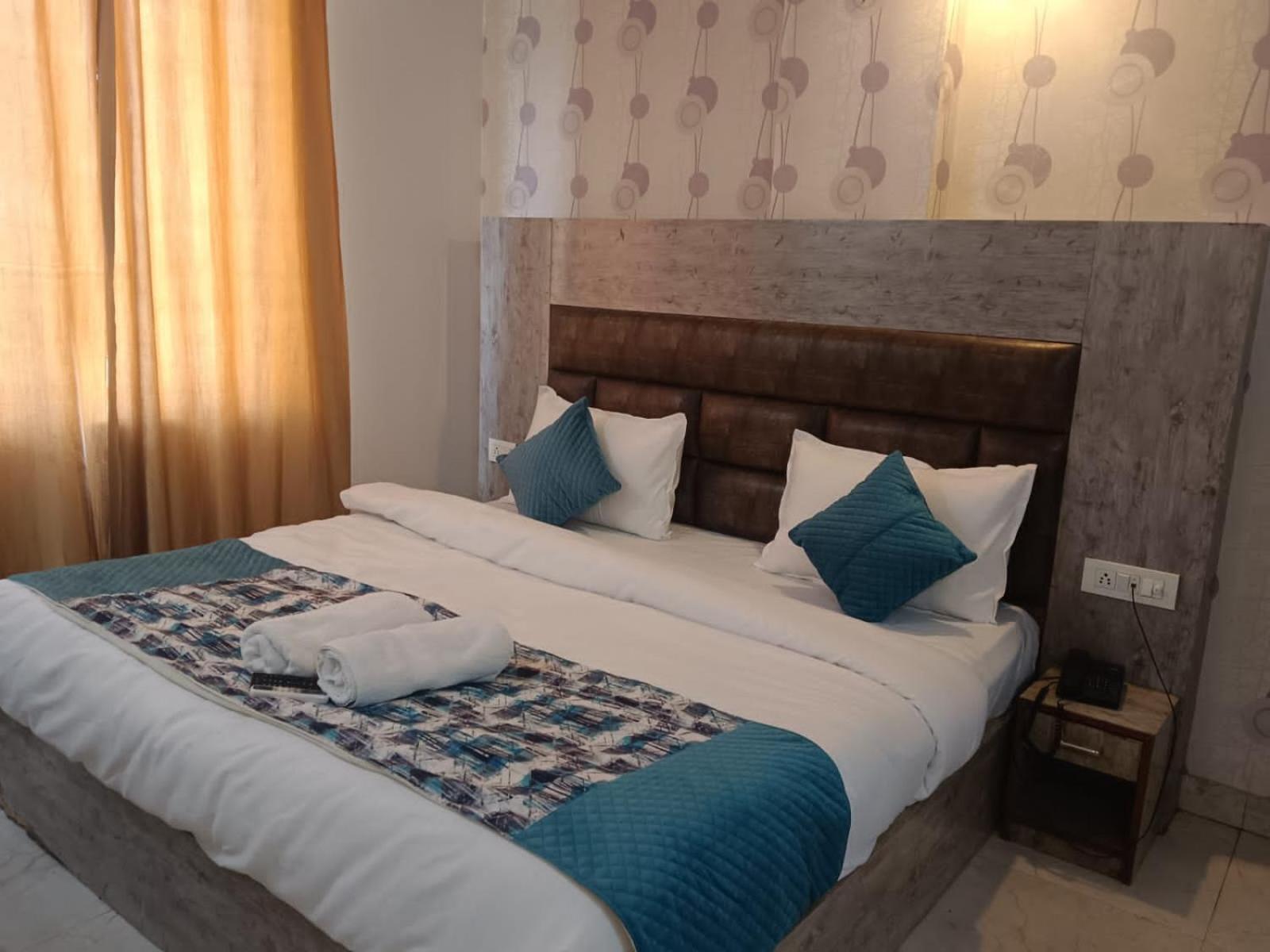 Hotel Vijaydeep Place Near Delhi Airport นิวเดลี ภายนอก รูปภาพ