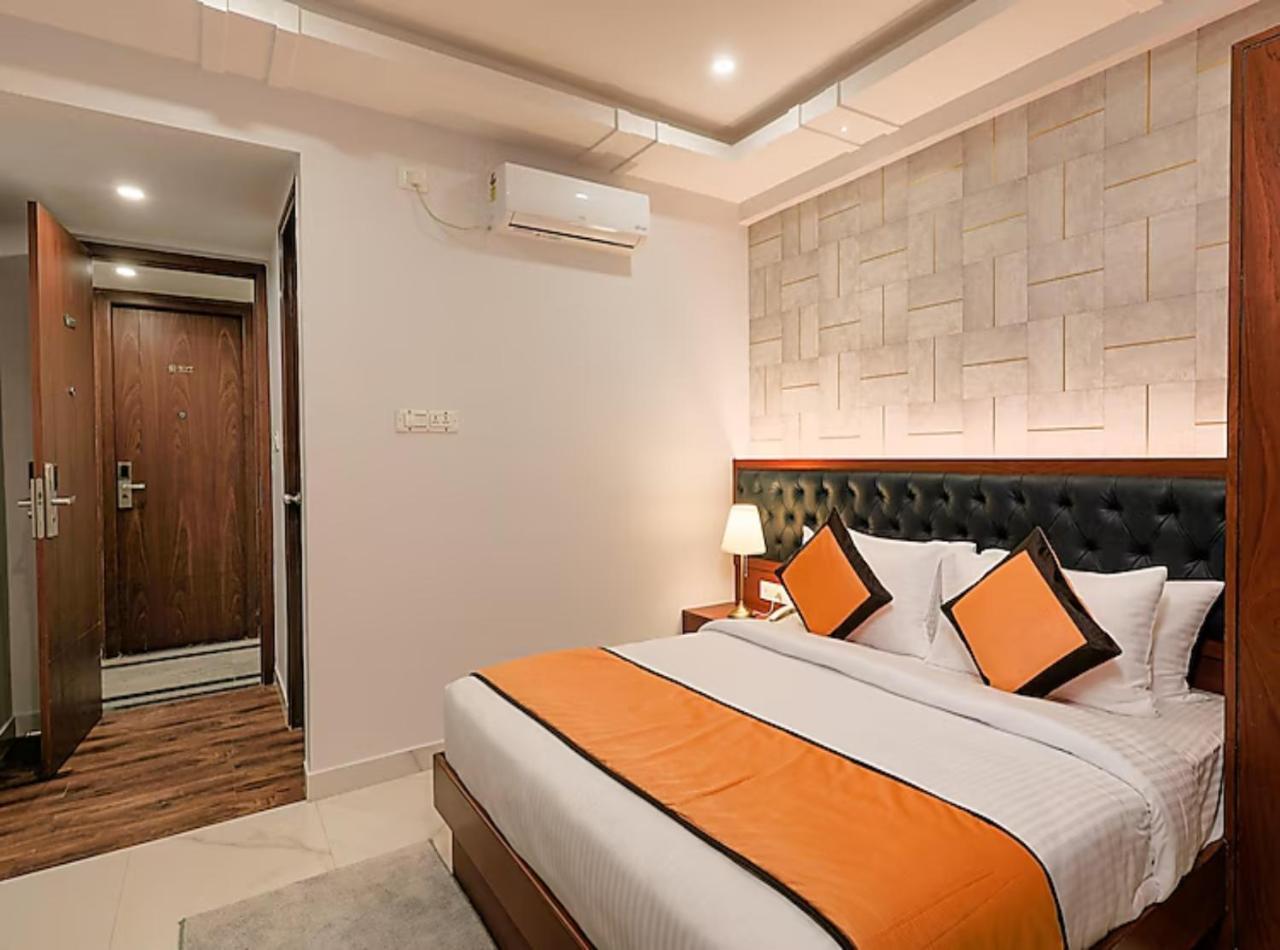 Hotel Vijaydeep Place Near Delhi Airport นิวเดลี ภายนอก รูปภาพ