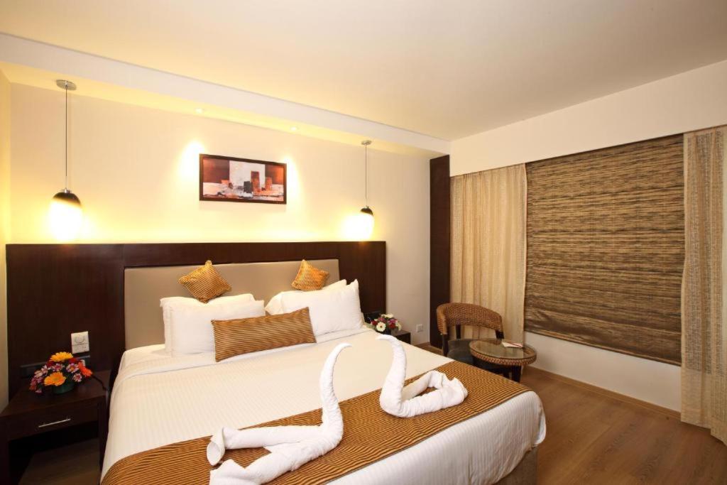 Hotel Vijaydeep Place Near Delhi Airport นิวเดลี ภายนอก รูปภาพ
