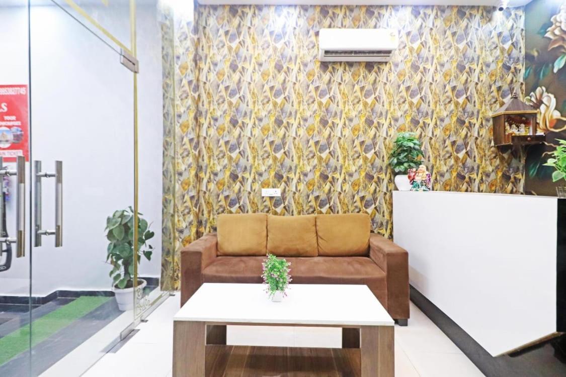 Hotel Vijaydeep Place Near Delhi Airport นิวเดลี ภายนอก รูปภาพ